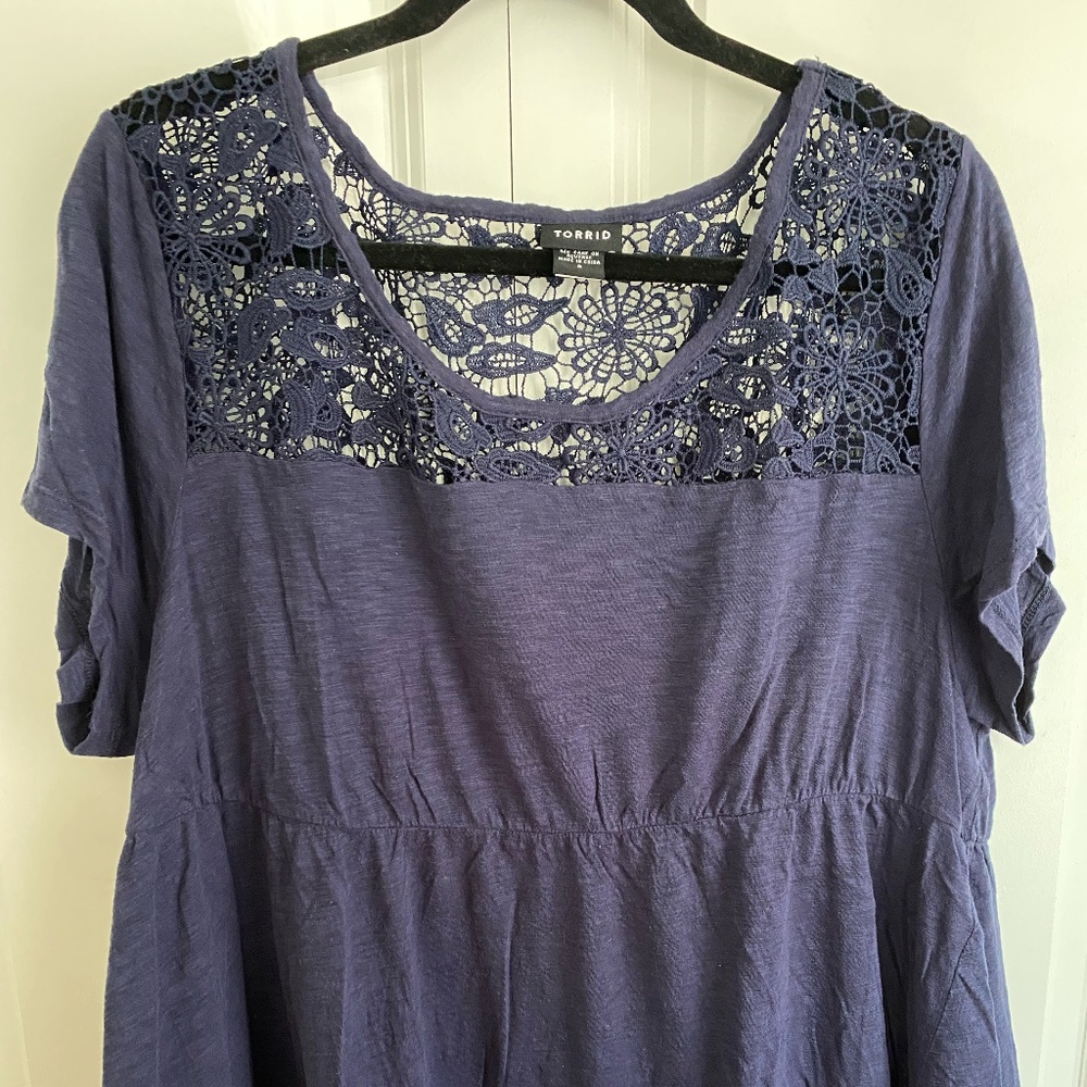 Torrid - Blue Floral Cut Out Top - Size 3